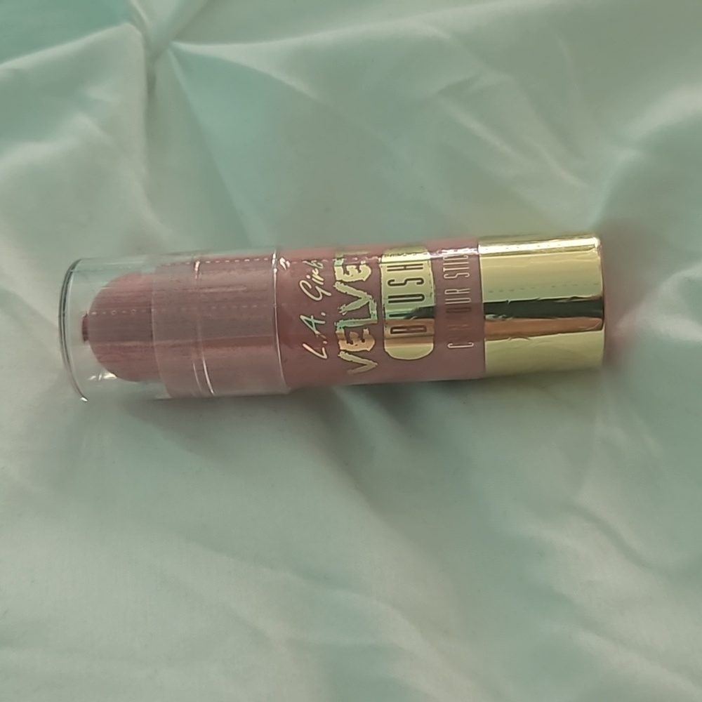 🍩LA Girl Blush Stick